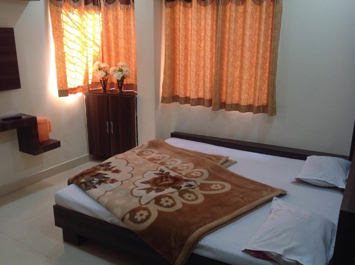 Hotel Vrandavan Palace Near Mahakal Temple Ujaim Exterior foto